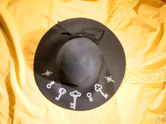 Key Witch | Hat